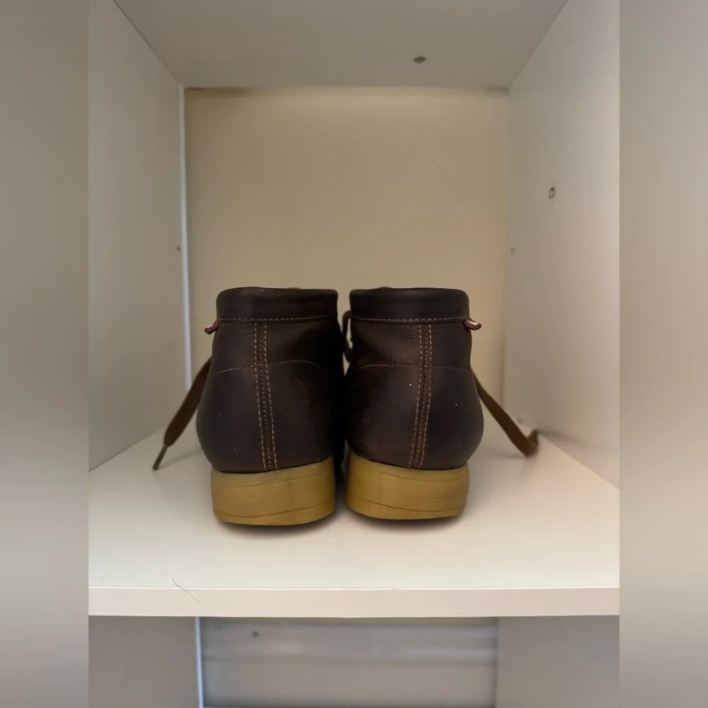 Clark’s Wallabees men’s size 9 brown tan